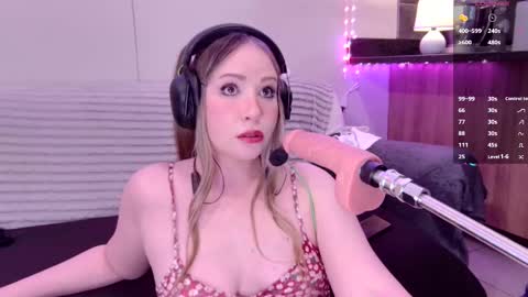 Snapshot of scarlet_carnal chatting on September 20, 9:51 pm Scarlet Carnal - online show from September 20, 9:51 pm