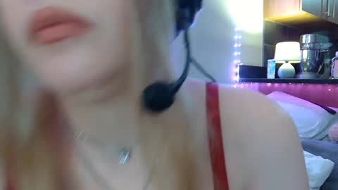 Snapshot of scarlet_carnal chatting on February 15, 10:31 pm Scarlet Carnal - online show from February 15, 10:31 pm