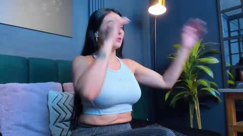 Scarlet Edwars online show from October 8, 7:09 pm