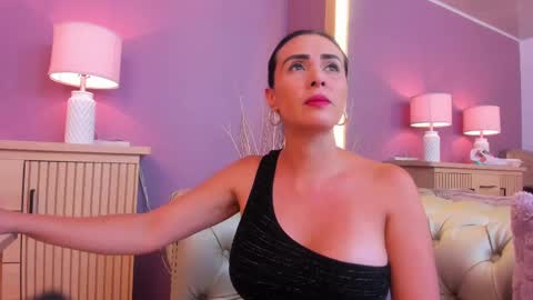 Scarlet Edwars online show from February 25, 12:16 pm