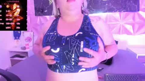 Scarlet  online show from November 5, 5:26 pm