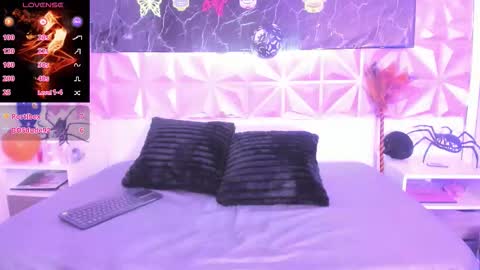 Scarlet  online show from October 29, 7:58 pm