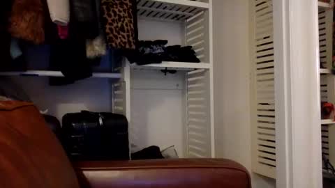 scarlet whisper online show from December 17, 6:56 am