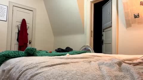 scarletbean online show from February 22, 1:57 pm