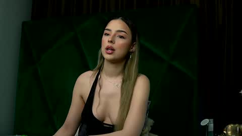 Scarlet online show from March 3, 11:01 pm