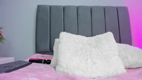 Scarlet  online show from March 8, 7:53 pm