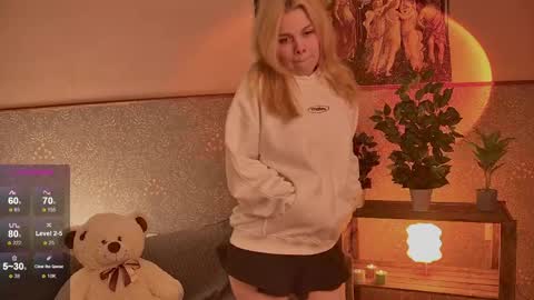 scarletmarney online show from May 11, 5:36 am