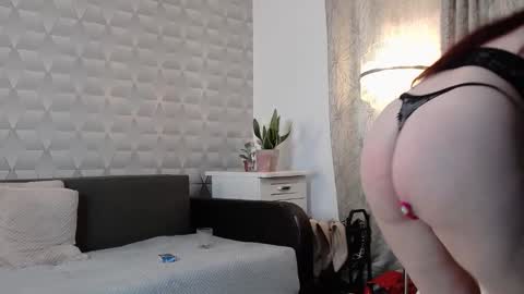 Scarlet online show from March 24, 1:39 pm