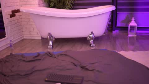 scarletsnows online show from March 9, 2:05 am