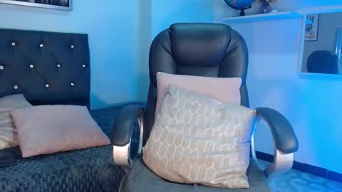Snapshot of scarlett6_ chatting on October 9, 11:37 am Scarlett online show from October 9, 11:37 am