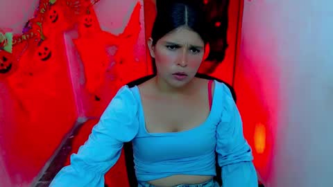 Snapshot of scarlett_777__ chatting on October 31, 6:41 pm scarlet online show from October 31, 6:41 pm