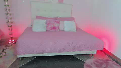 Scarlett  online show from November 1, 1:54 pm