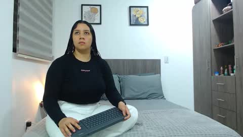 Scarlett and Jazmin online show from February 10, 7:44 am