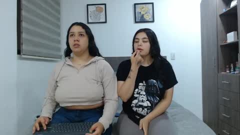Scarlett and Jazmin online show from June 9, 9:42 am
