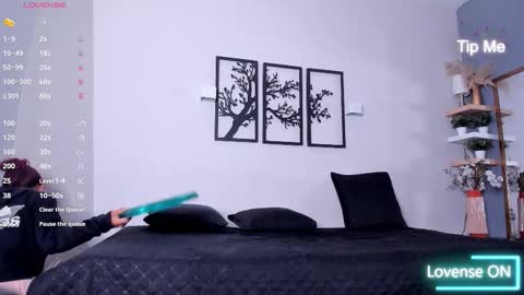 Scarlett Johs online show from October 23, 11:34 am