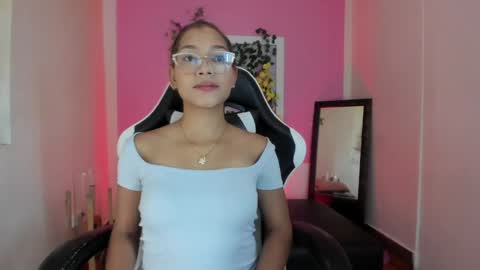 scarlett_lune online show from June 2, 11:23 am
