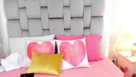 scarlett vixen7 online show from December 21, 8:15 pm