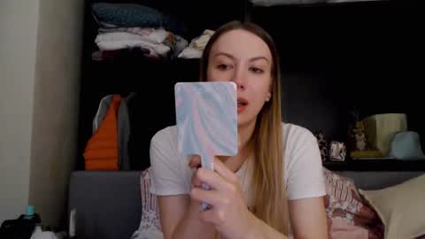 Scarlett online show from September 24, 1:18 pm