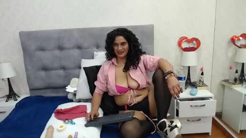 Snapshot of scarlettgreen_ chatting on September 23, 11:26 am Scartt online show from September 23, 11:26 am