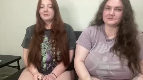 Snapshot of scarletttsinner chatting on October 4, 2:31 am scarletttsinner online show from October 4, 2:31 am
