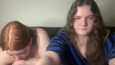 Snapshot of scarletttsinner chatting on October 15, 11:27 pm scarletttsinner online show from October 15, 11:27 pm