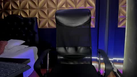 Scarlet online show from October 18, 5:17 pm