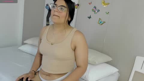 Snapshot of scarlettwhitmore chatting on October 1, 3:27 am Scarlett Whitmore online show from October 1, 3:27 am