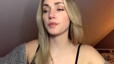 ScarlettxBlonde online show from April 29, 8:46 pm