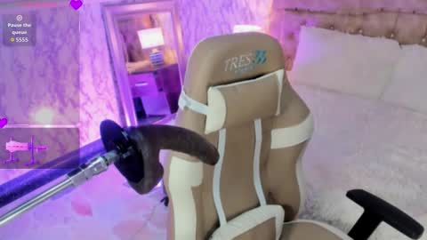 Scarlet online show from October 22, 7:37 pm