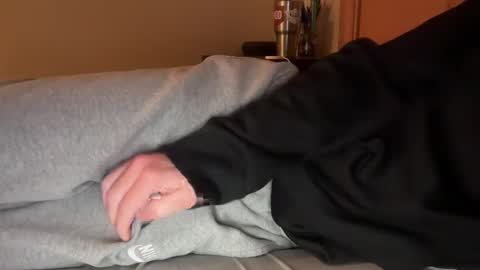 Snapshot of scb894682 chatting on December 9, 6:01 am Skinny College Boy online show from December 9, 6:01 am