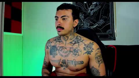 Snapshot of scockpion_ chatting on September 30, 10:48 am Alejandro help me to reach 200 thumps up online show from September 30, 10:48 am