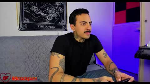 Alejandro help me to reach 200 thumps up online show from January 17, 5:39 am