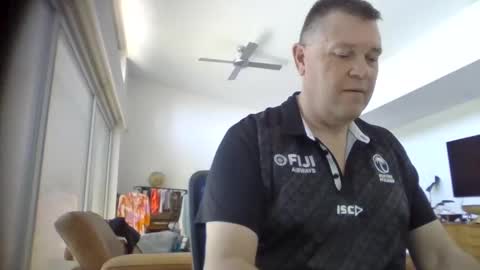 Snapshot of scoobs71 chatting on December 19, 7:18 am Scoobs online show from December 19, 7:18 am