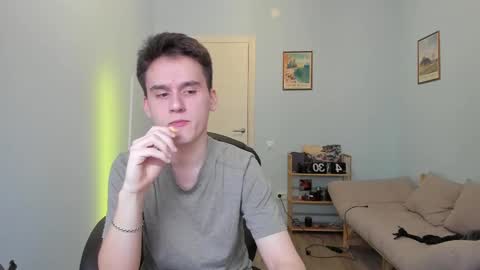 Thomas brunette and Alex blond online show from March 3, 1:45 pm