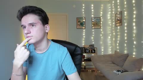 Thomas brunette and Alex blond online show from December 29, 8:11 am