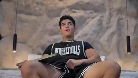 Andrew Flintt online show from February 20, 4:01 am