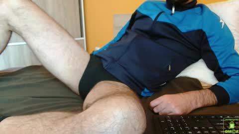 Snapshot of scotty_98 chatting on October 13, 11:01 am scotty_98 online show from October 13, 11:01 am