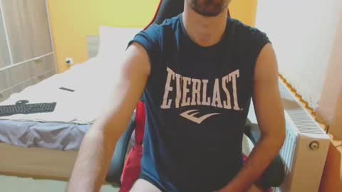 Snapshot of scotty_98 chatting on January 26, 8:23 pm scotty_98 online show from January 26, 8:23 pm