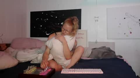 Sdicky Unicorns online show from September 22, 6:17 am