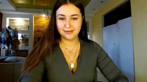 Elizabeth  online show from November 17, 8:17 am