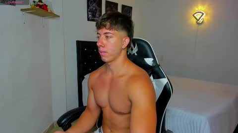 Snapshot of sean_brownx chatting on October 4, 1:09 pm Sean online show from October 4, 1:09 pm