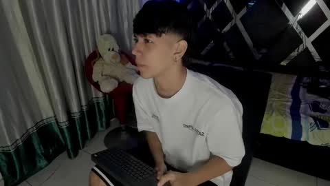 sebas_pretty7 online show from December 16, 12:33 pm