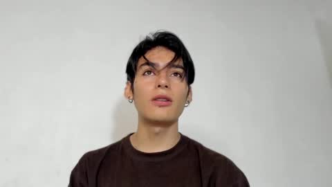Snapshot of sebas_rosse chatting on December 3, 2:31 am sebastian online show from December 3, 2:31 am
