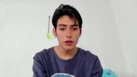 Snapshot of sebas_rosse chatting on December 7, 3:03 pm sebastian online show from December 7, 3:03 pm