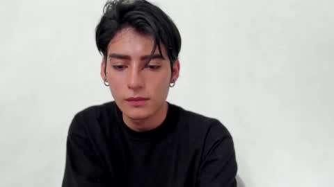 Snapshot of sebas_rosse chatting on December 4, 5:27 pm sebastian online show from December 4, 5:27 pm