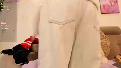     .  INDEPENDENT MODEL online show from February 28, 4:44 pm