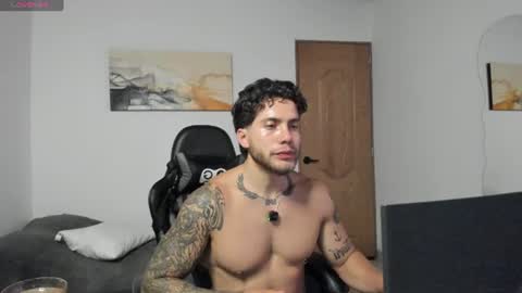 Lucian Sinclair online show from August 2, 12:56 am