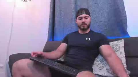 Snapshot of sebastianvilla__ chatting on February 23, 9:59 pm Instagram jeanpaulfit online show from February 23, 9:59 pm
