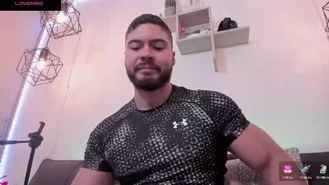 Snapshot of sebastianvilla__ chatting on March 12, 7:58 pm Instagram jeanpaulfit online show from March 12, 7:58 pm