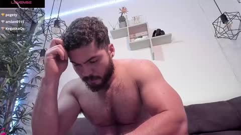 Snapshot of sebastianvilla__ chatting on March 8, 7:31 pm Instagram jeanpaulfit online show from March 8, 7:31 pm